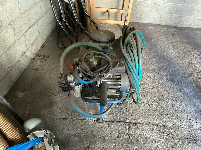 Een elektrische membraan-/doseerpomp - afbeelding 4 van  9