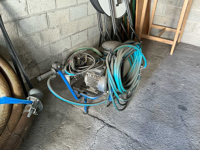 Een elektrische membraan-/doseerpomp - afbeelding 5 van  9