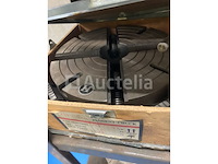 Een freesmachine en bijbehorende accessoires - afbeelding 4 van  5