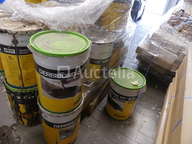 Een reeks verschillende bitumineuse producten - afbeelding 2 van  4