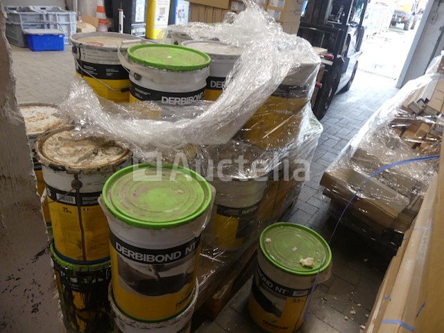 Een reeks verschillende bitumineuse producten - afbeelding 3 van  4