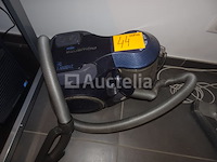 Een rowenta 2100w zakloze stofzuiger - afbeelding 1 van  3