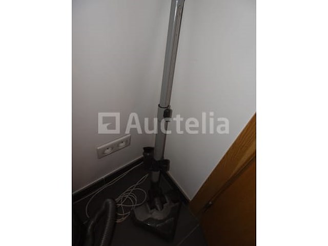 Een rowenta 2100w zakloze stofzuiger - afbeelding 3 van  3