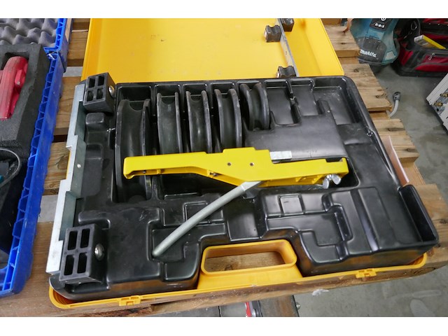 Eenhandspijperbuiger set rems - afbeelding 1 van  5