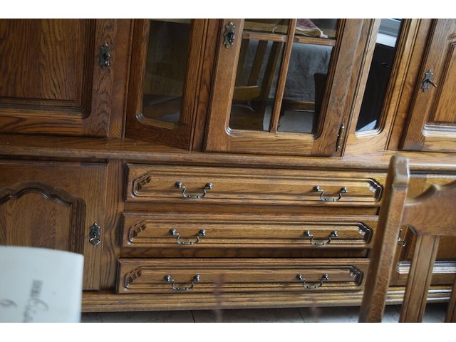 Eetkamer bestaande uit wandkast, tafel en 6 stoelen - afbeelding 4 van  9
