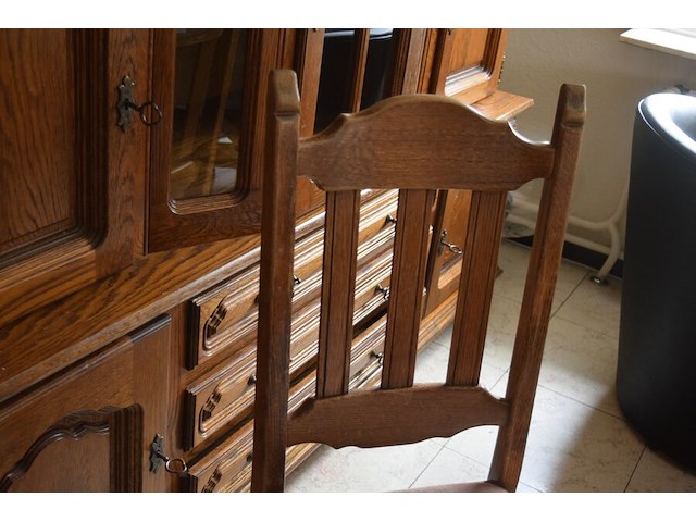 Eetkamer bestaande uit wandkast, tafel en 6 stoelen - afbeelding 7 van  9