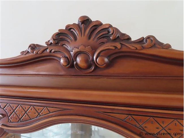 Eetkamer met dressoir, vitrinekast, tafel en 6 stoelen - afbeelding 8 van  27