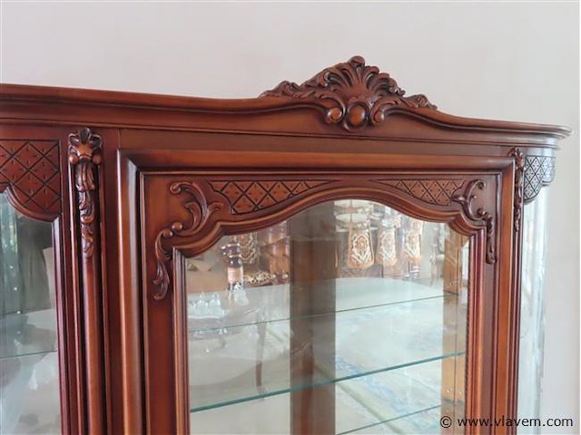 Eetkamer met dressoir, vitrinekast, tafel en 6 stoelen - afbeelding 10 van  27