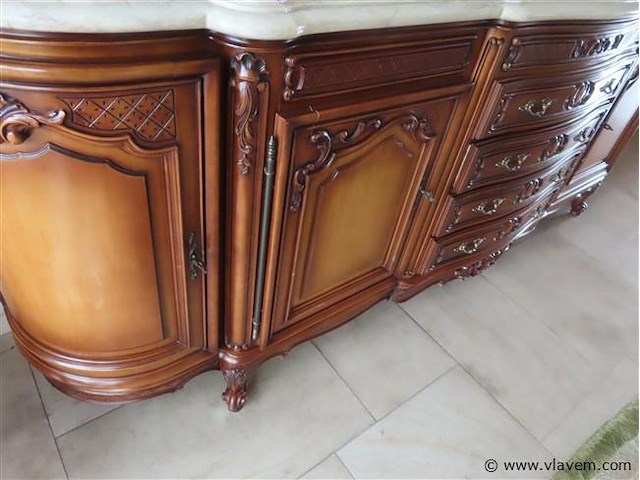 Eetkamer met dressoir, vitrinekast, tafel en 6 stoelen - afbeelding 19 van  27