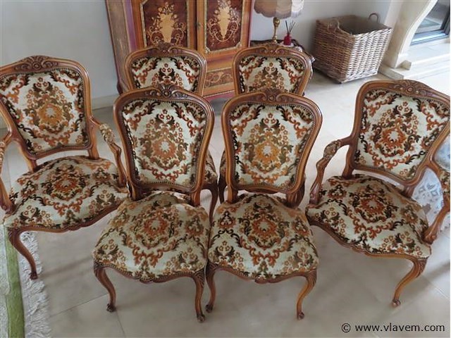 Eetkamer met dressoir, vitrinekast, tafel en 6 stoelen - afbeelding 21 van  27