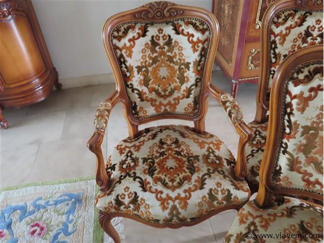 Eetkamer met dressoir, vitrinekast, tafel en 6 stoelen - afbeelding 22 van  27