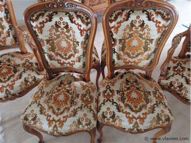 Eetkamer met dressoir, vitrinekast, tafel en 6 stoelen - afbeelding 23 van  27