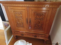 Eetkamer, twee kasten, tafel en 6 stoelen - afbeelding 2 van  15