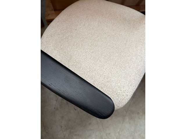 Eetkamerstoel ash wood zwart met beige kussen - afbeelding 1 van  2