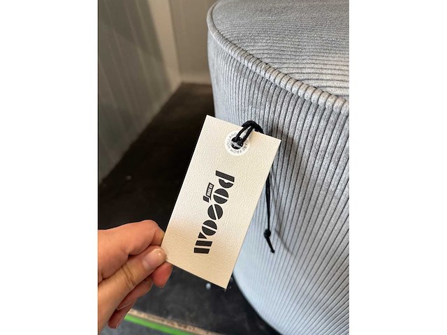 Eetkamerstoel, tafel en poef - afbeelding 5 van  6