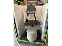 Eetkamerstoel, tafel en poef - afbeelding 1 van  6