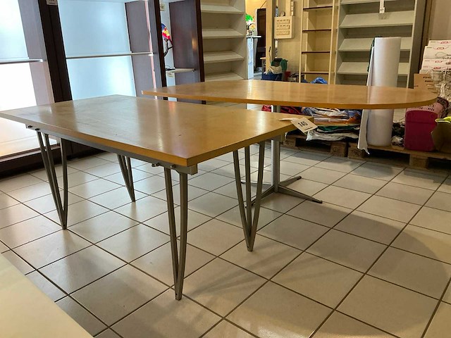 Eetkamertafel (2x) - afbeelding 1 van  3