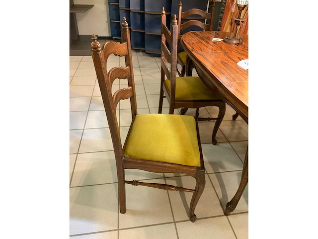 Eetkamertafel + 6 stoelen; zonder lampen - afbeelding 4 van  4