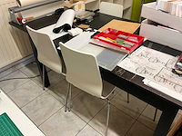 Eetkamertafel en bijzetstoelen (2x) - afbeelding 2 van  12