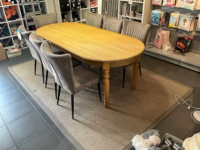 Eetkamertafel en stoelen - afbeelding 1 van  7