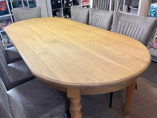 Eetkamertafel en stoelen - afbeelding 2 van  7