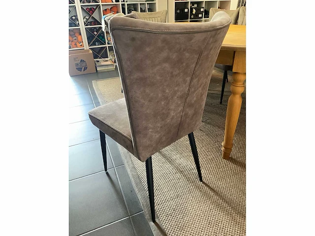 Eetkamertafel en stoelen - afbeelding 6 van  7