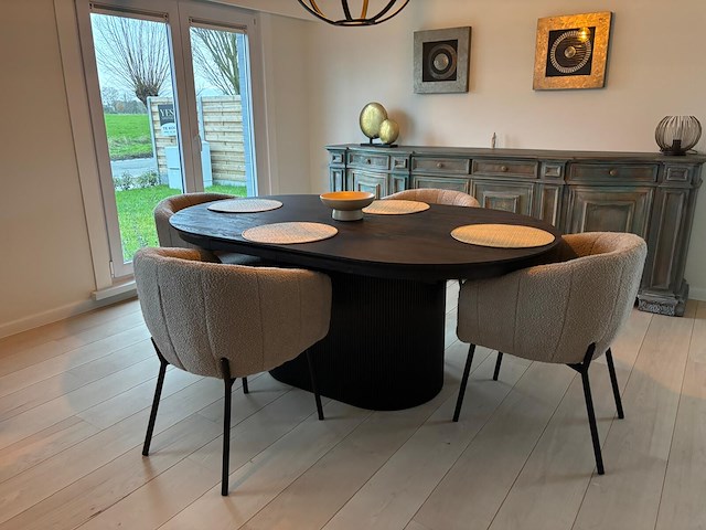 Eetkamertafel met 4 stoelen - afbeelding 1 van  4