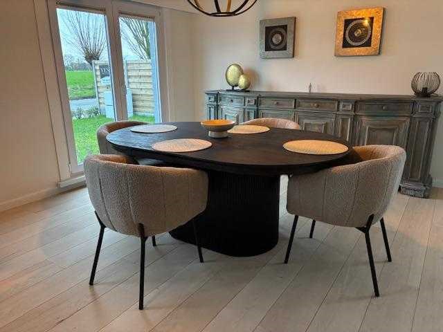 Eetkamertafel met 4 stoelen - afbeelding 1 van  5
