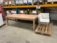 Eetkamertafel met design stoelen - afbeelding 1 van  9