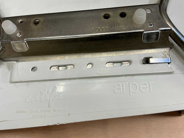 Eetkamertafel met design stoelen - afbeelding 9 van  9