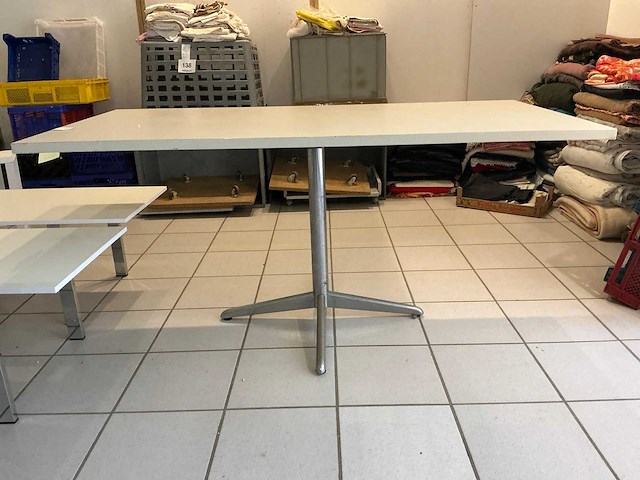 Eetkamertafel - afbeelding 1 van  3