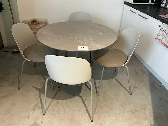 Eetkamertafel - afbeelding 1 van  4
