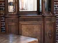 Eetplaats, 1 tafel, 2 kasten - afbeelding 2 van  6