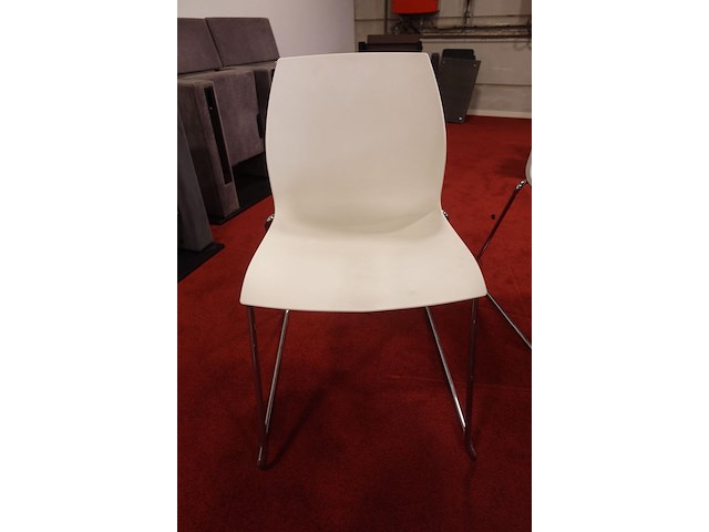 Eettafel + 6 x kunststof stoel kastel - afbeelding 2 van  6