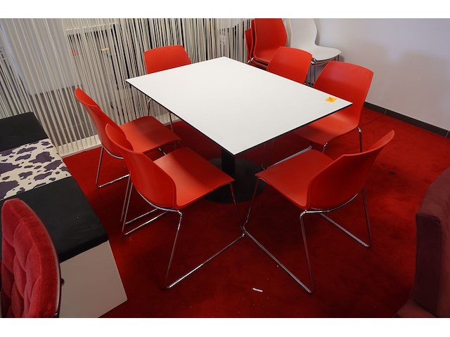 Eettafel + 6 x kunststof stoel kastel - afbeelding 1 van  6