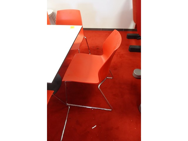 Eettafel + 6 x kunststof stoel kastel - afbeelding 2 van  6