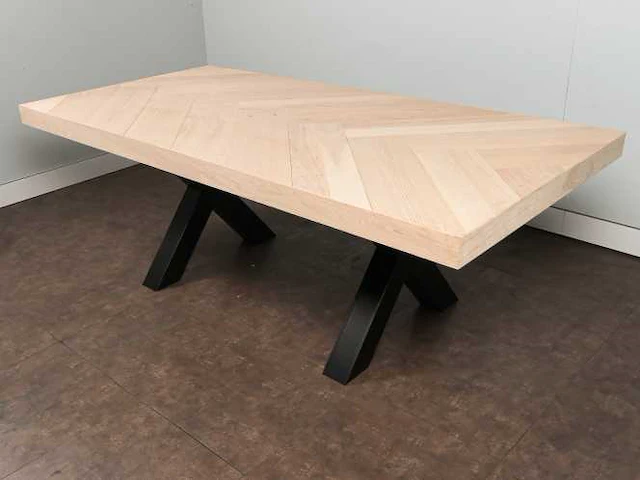 Eettafel eiken visgraat blad 180 x 98 cm - afbeelding 1 van  4