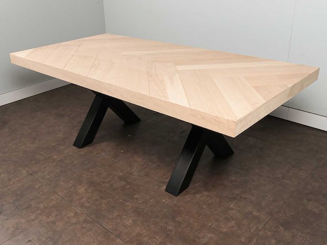 Eettafel eiken visgraat blad 220 x 98 cm - afbeelding 1 van  4