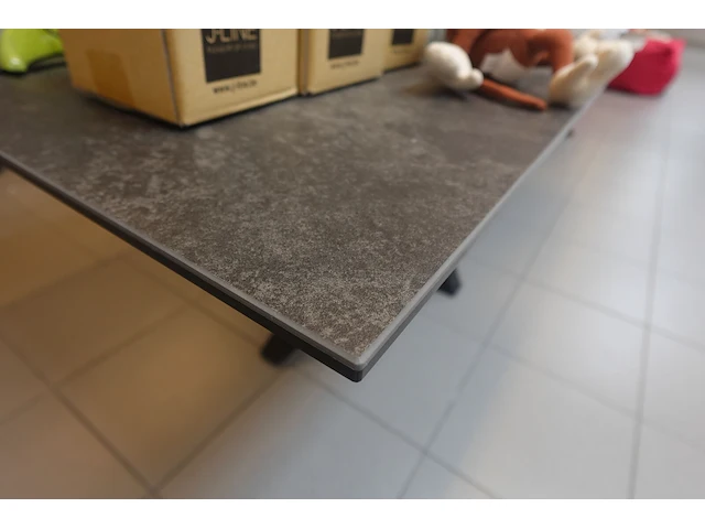 Eettafel hennie - afbeelding 2 van  4