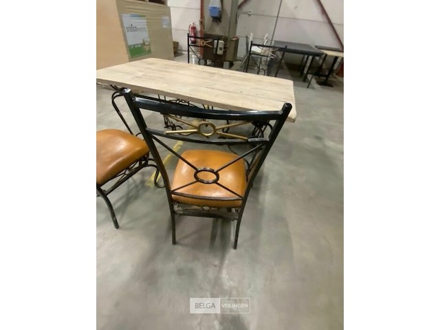 Eettafel met 4 stoelen rustiek houten tablet ijzer sier onderstel 150 x 88cm - afbeelding 2 van  4