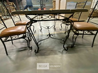 Eettafel met 4 stoelen rustiek houten tablet ijzer sier onderstel 150 x 88cm - afbeelding 3 van  4