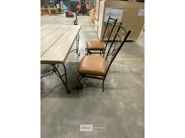 Eettafel met 4 stoelen rustiek houten tablet ijzer sier onderstel 150 x 88cm - afbeelding 4 van  4