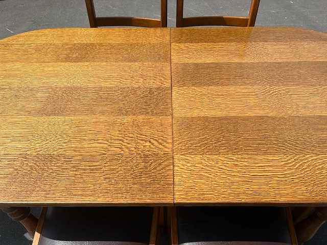 Eettafel met stoelen - afbeelding 5 van  5