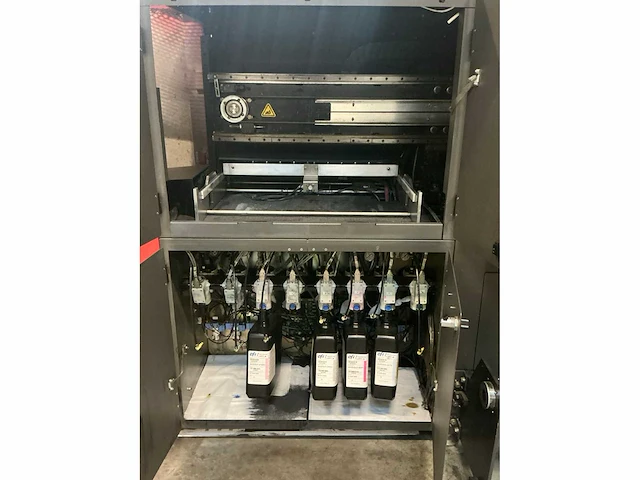 Efi vutek gs3250lx grootformaat hybride uv printer - afbeelding 8 van  10