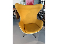 Egg chair geel kasjmier en houtfineerl (1x) - afbeelding 1 van  6