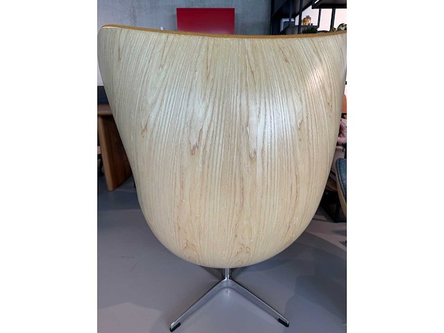 Egg chair geel kasjmier en houtfineerl (1x) - afbeelding 4 van  6
