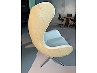 Egg chair wit kasjmier en houtfineer (1x) - afbeelding 2 van  3