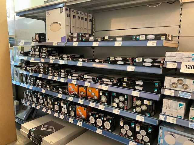 Eglo grote partij in -en opbouwspots - afbeelding 1 van  17