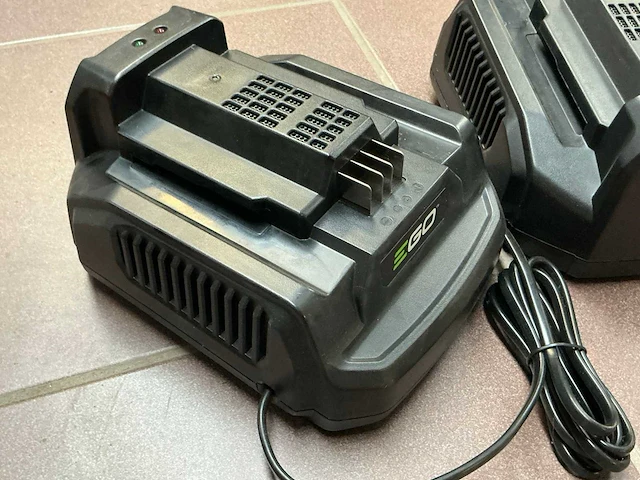 Ego ch2100e acculader (2x) - afbeelding 2 van  3