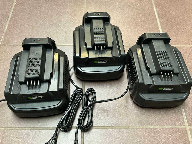 Ego ch2100e acculader (3x) - afbeelding 1 van  3